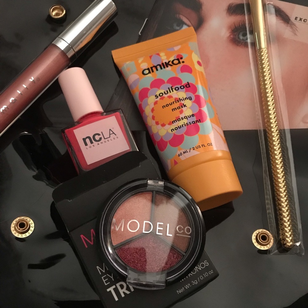 NIB- makeup